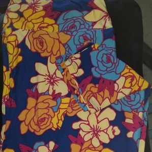 Lularoe - Leggings
- TC2 (18+) - NWOT